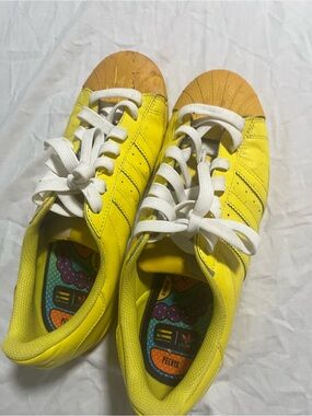 adidas Kids Yellow & Tan Shell-Toe Sneakers